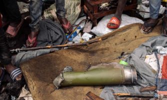 République démocratique du Congo. L’armée congolaise et le groupe armé soutenu par le Rwanda doivent cesser d’utiliser des armes explosives dans des zones densément peuplées