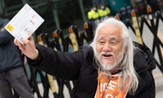 Écrire pour les droits – L’espoir et l’humanité méritent de triompher