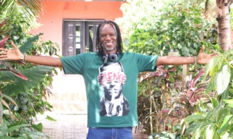 « Jusqu’à ma mort, je me battrai pour la liberté d’expression » : Kajeem, le reggae-man ivoirien qui célèbre les droits humains